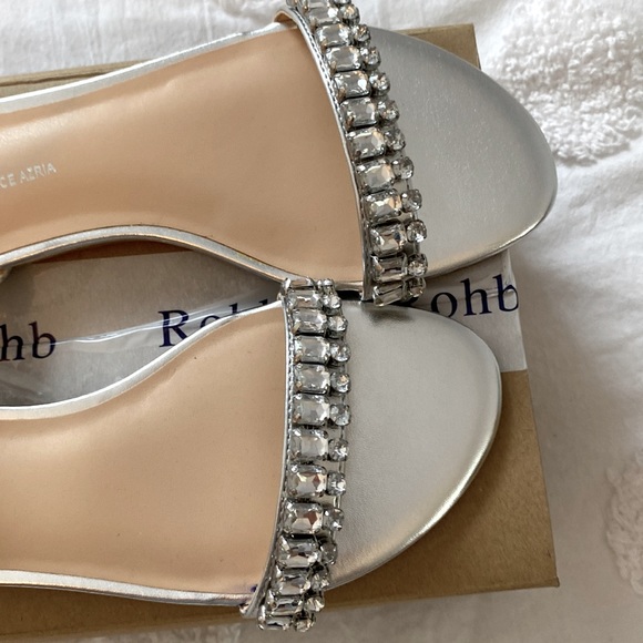 ROHB by Joyce Azria Cava Silver with Crystals flat Sandals Size 7.5 - Picture 5 of 10
